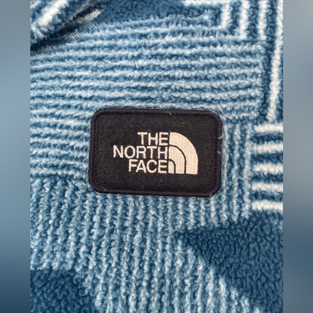 The North Face Women's XL Teal And White Pattern Pullover Fleece - Picture 2 of 5